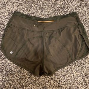 Lululemon women’s speed short size 6